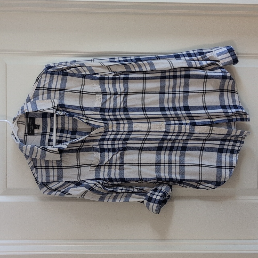 Women's Banana Republic Boyfriend Fit Button Up (s)